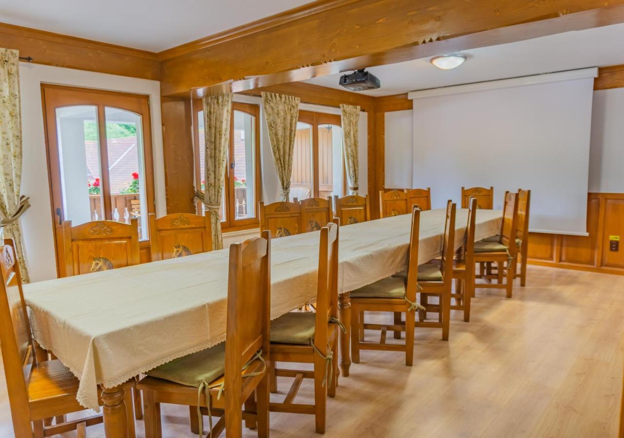 Popasul Craiului Villa Zărneşti Buitenkant foto